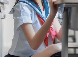 同桌的水手服，疯猫ss疯狂美图下载照亮你的生活！