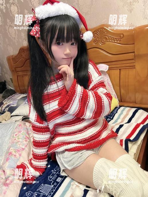 神沢永莉 不怕曝光!来看看神沢永莉的私房图片,ckt前开卫衣搭配黑丝牛仔裤