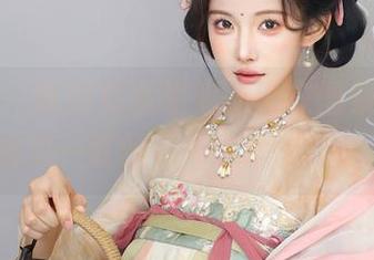 秀人网 – 跳进史雨姐姐的泳衣图集，感受清凉一夏的voyeuristic！