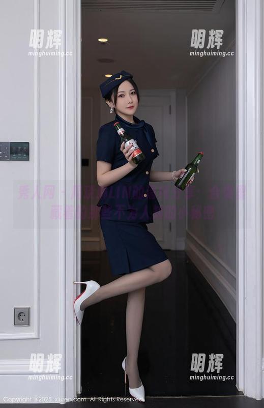秀人网 - 周琰琳LIN的清纯分享：合集里藏着的那些不为人知的小秘密
