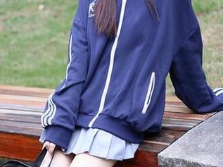 秀人网 – 资源在手，夏馨瑶黑丝写真集，别说我没有告诉你！