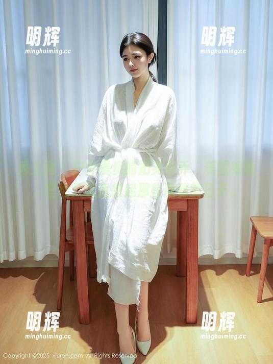 秀人网-奶芙乔乔 秀人网 - 户外漫步的奶芙乔乔,美图如画,壁纸只让我想起那些隐秘的日子。