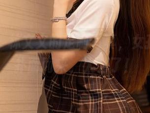 秀人网 – 林文文的定制写真，女孩的气息扑面而来，太会了！