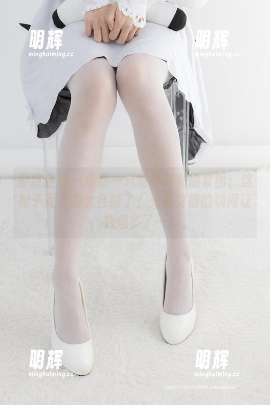 紧急企划-一只喵喵梓 紧急企划 - 最新一只喵喵梓和服套图:这裙子是不是太会撩了?光影交错的瞬间让我想多了…