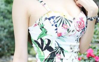 美媛馆 – 王馨瑶yanni写真：美足全集，穿上的鞋子可真不简单呢！