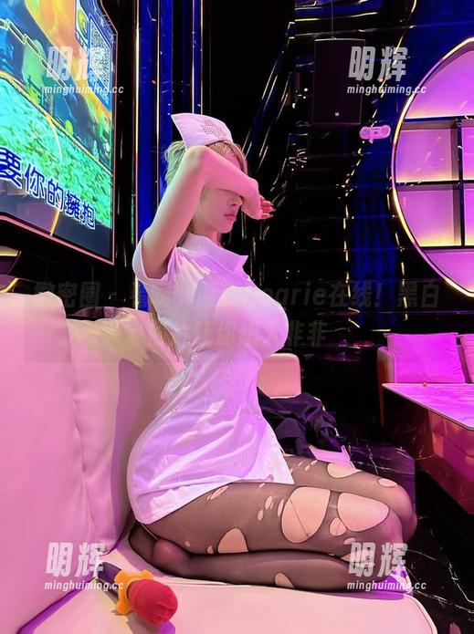 脸红Dearie 微密圈 - 看啊,脸红Dearie在线!黑白照片让你想入非非