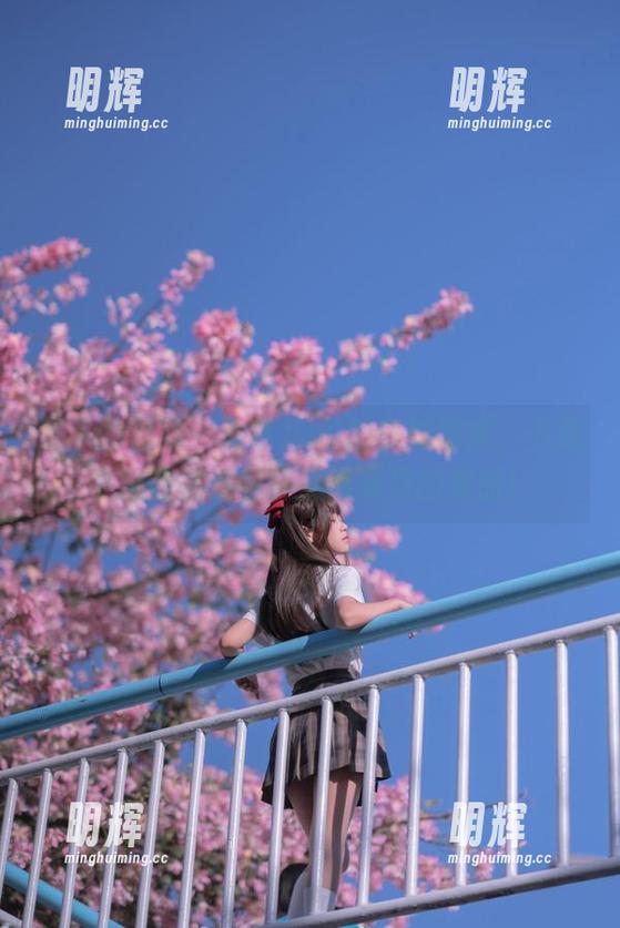 萌芽儿o0 足下的温柔:萌芽儿o0的美脚图集,下载中慢慢感受那种悬而未决的美丽!