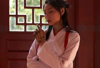 蜜桃社 – 甜心独白：米琪MIKI的作品集，资源丰富到让人心动！