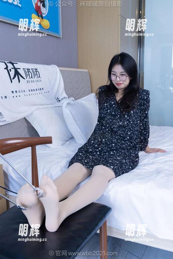 袜啵啵-熊熊 袜啵啵 - 熊熊最新力作:红裙在身,谁还敢跟我争艳原图!