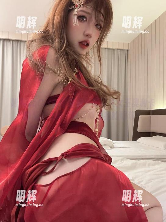 阿薰kaOri 阿薰kaOri新作来袭:黑精灵女王奥利卡的私拍原图,瞬间抓住我的眼球!