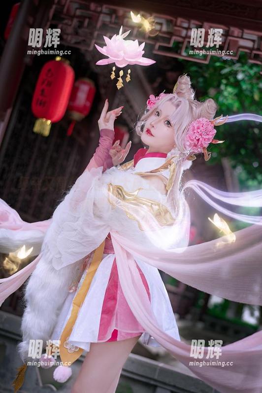 露儿大魔王 复杂又简单:露儿大魔王的高清写真集,让间谍过家家变得特别