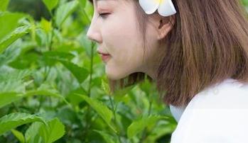 魅妍社 – 瑞莎Trista校园写真合集：每一张都是青春的隐秘角落。