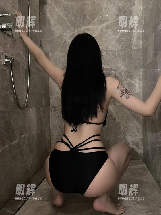 鱼神鱼 微密圈 - 短裤、鱼神鱼和你:一场视觉的“水上乐园”,免费资源来袭!